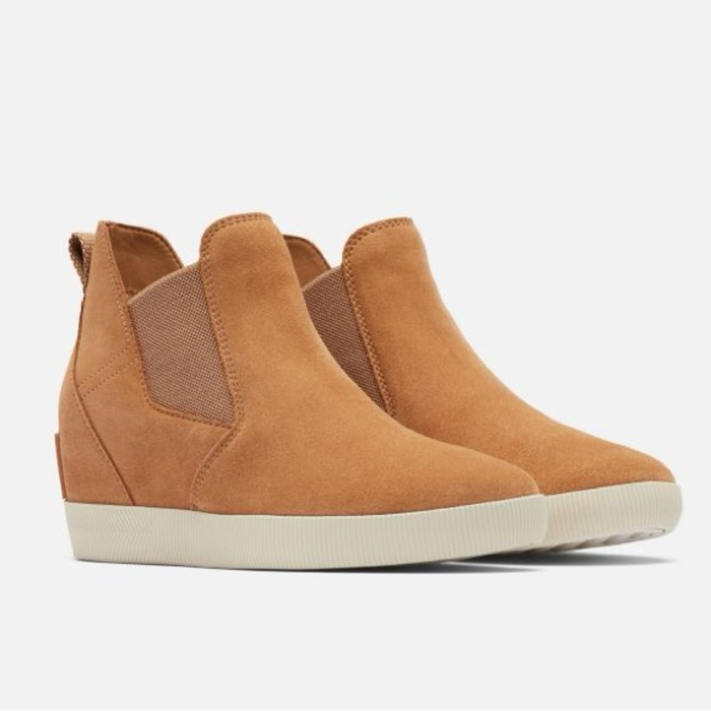 EUC Sorel Out 'N About Slip-On Wedge Boots | Size 8.5 | Tan Suede Casual